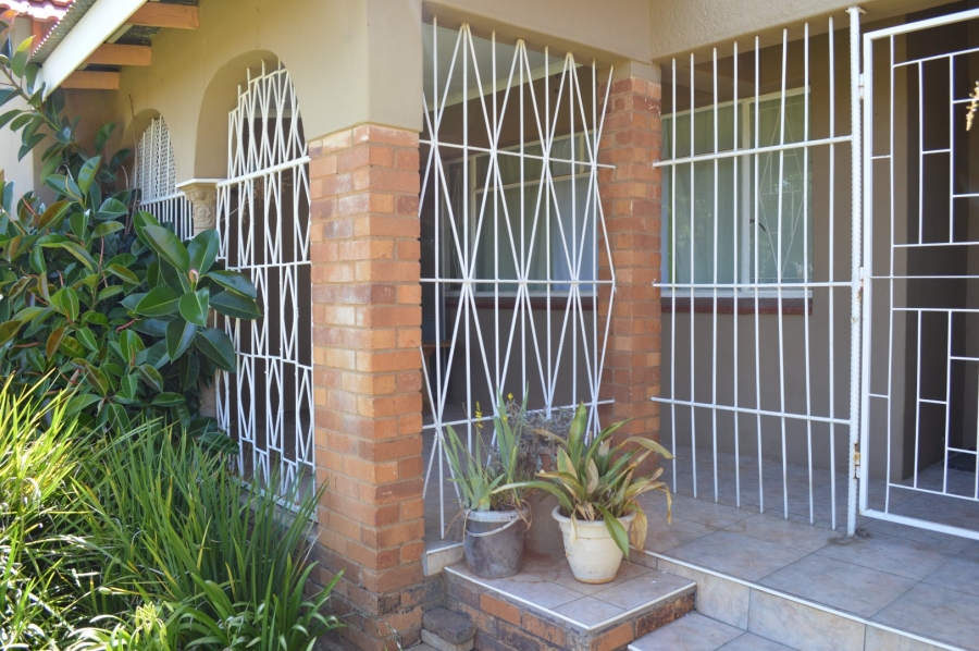4 Bedroom Property for Sale in Roosheuwel North West